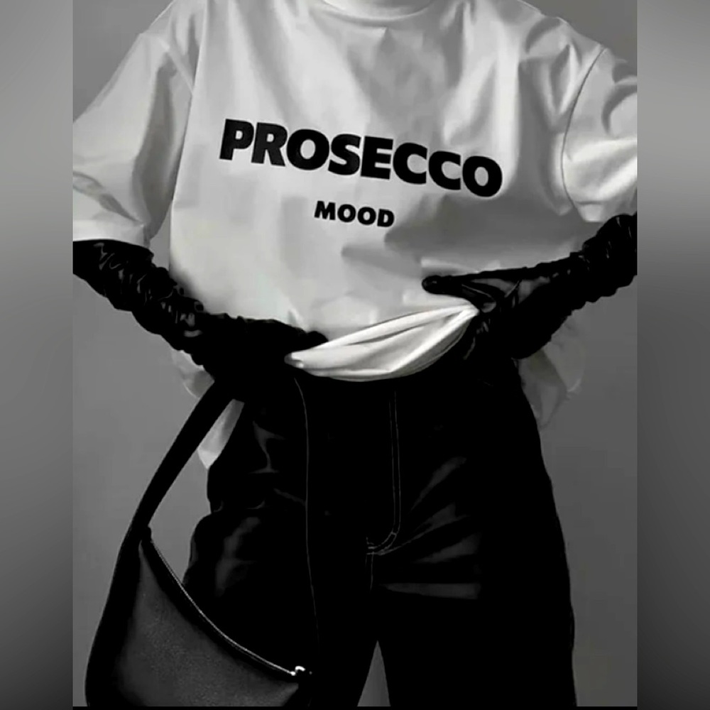 COOL T-SHIRT- NWOT